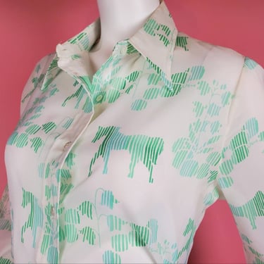 Vintage Vera Neumann blouse. Novelty 70s horses textile. Unique mod. Dagger collar. Size M. 