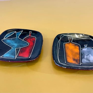 Vintage Mid Century Modern Pair of Leather Clad Ceramic Italian Pottery Miniature Dishes In The Style of Fantoni 