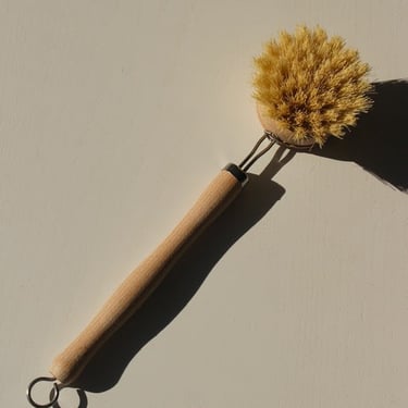 Long Handle Wooden Pan Brush