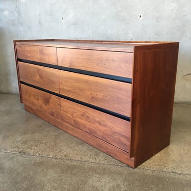 Mid Century Modern Dilingham 'Espirit' Walnut Dresser