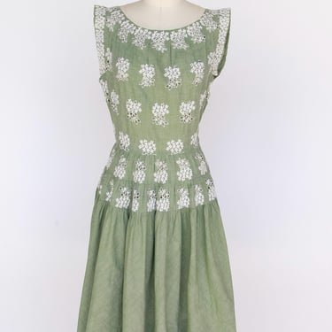 1950s Dress Cotton Floral Embroidered Rhinestone Full Skirt M 