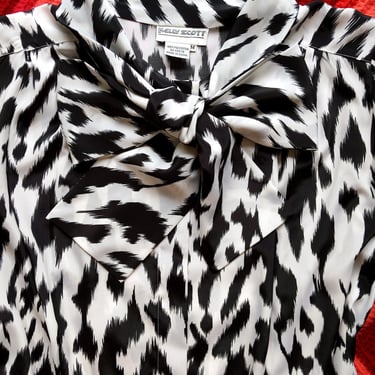 Chic Vintage 80s 90s Black White Animal Print Long Sleeve Blouse with Pussybow 