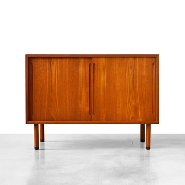 Vintage Sliding Door Cabinet in Teak by Hans Wagner for RY Möbler 