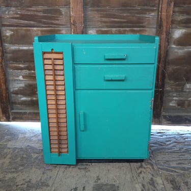 Vintage Green Side Cabinet with Adjustable Slats 23.125 x 28.375 x 18.375
