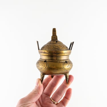 Vintage Chinese Etched Brass Incense Burner with Lid, Footed Asian Cone Incense Holder, Vintage Asian Decor 
