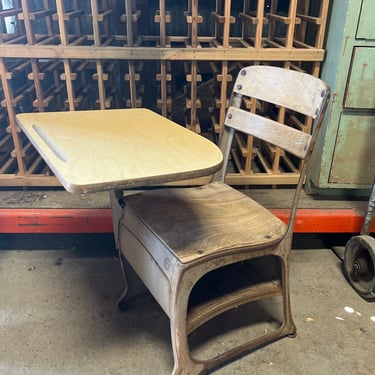 Vintage School Desk 20 x 28.125 x 26.125