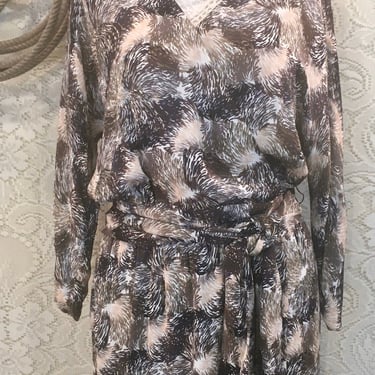 Beautiful Vintage Beaded Silk Swirl Wrap Dress woman’s size 6-8 