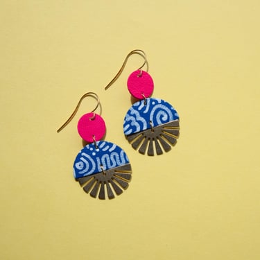 Radial Baby Burst Earrings in Blue + White Squiggle Pattern w/ Hot Pink Circle - Reclaimed Leather Statement Art Deco Earrings 