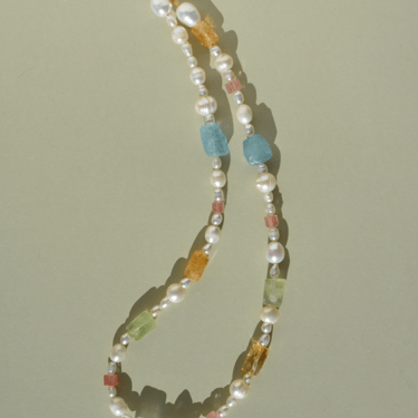 Raw stone pearl necklace