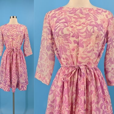 Vintage 60s Small Lightweight Purple Floral 3/4 Sleeve Fit and Flare Full Skirt Dress 