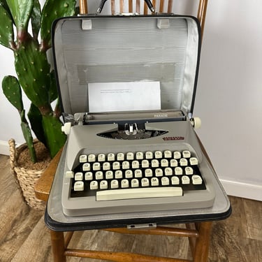 Vintage 1960s Royal Parade Typewriter in Case Made in Holland 