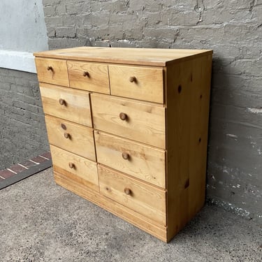 Pine Chest of Drawers