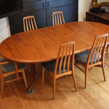 Newly-restored Danish teak extendable dining set (47" to 86.5" table, six Koefoed Hornslet "Eva" chairs) 