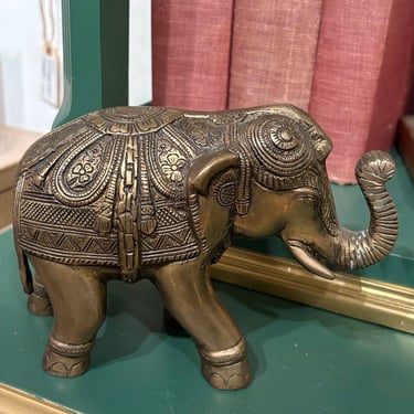 VINTAGE SOLID BRASS ROYAL ELEPHANT | 5.5" H X 7.5" W X 3.5" D