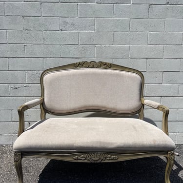 Vintage Loveseat French Provincial Sette Sofa Couch Bench Boudoir Vintage Regency Entry Way Wedding Prop Shabby Chic Victorian Seating 