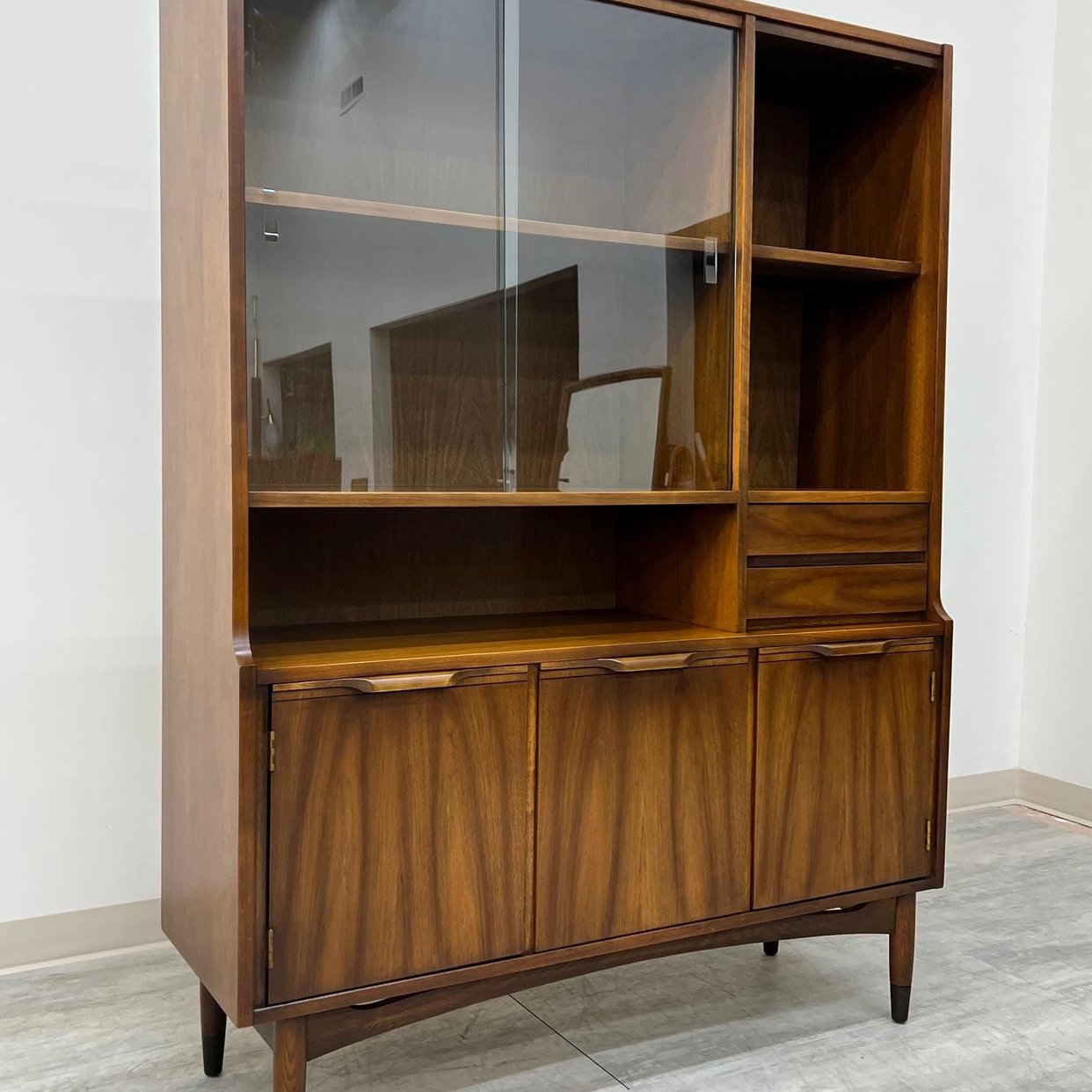 Mid-Century Modern Display Case / China Cabinet / Bookcase ~ Great ...