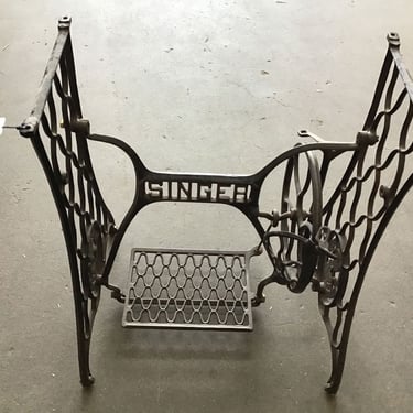 Singer Sewing Machine Base (Seattle)