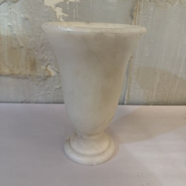 ALABASTER VASE 9X6