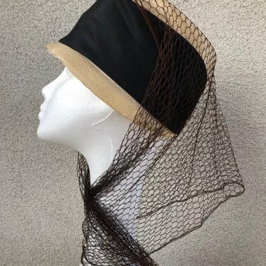 Vintage 1950s pillbox brim hat off white attached black ribbon band netting Dachette’s designed by Lilly Dache sz 21.5” to 22 