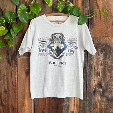 Vintage 90s Nature Print Wolf Badlands South Dakota native T Shirt size M 