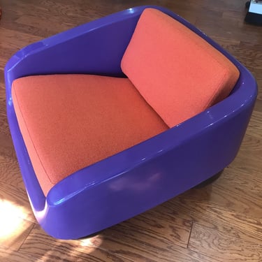 101456012 - PURPLE LOUNGE CHAIR orange pillows - IS - RELAX - FURNITURE