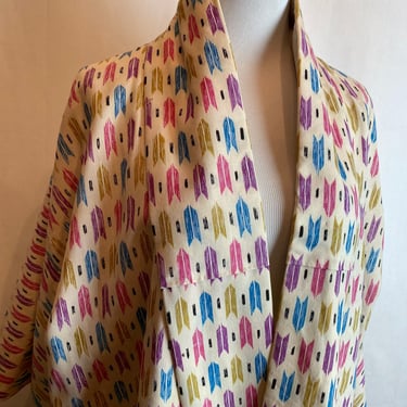 Vintage kimono beautiful colorful print robe subtle muted colors spring floral color palette Japanese jacket robe size Medium 