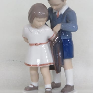 Bing and Grondahl 2312 Young Gentleman Boy and Girl Porcelain Figurine 3204B
