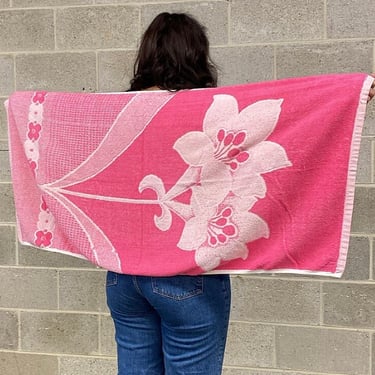 Vintage Bath Towel 1970s Retro Size 50x24 Bohemian + Hibiscus Flower + Pink and White + Cotton + Body or Hair + Bathroom Textile and Decor + 