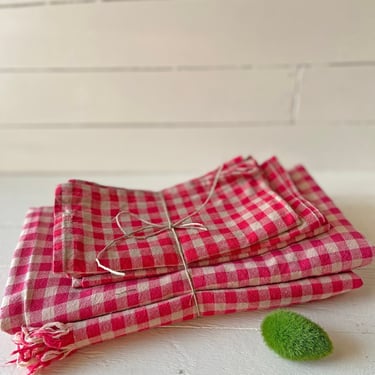 Vintage Red And White Checkered Tablecloth And Set of 8 Table Settings // French Country, Farmhouse, Rustic, Table Settings // Perfect Gift 