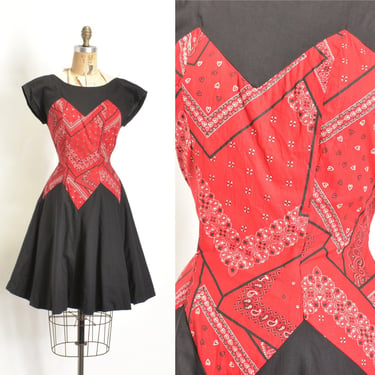Vintage 1950s Dress / 50s Bandana Print Cotton Dress / Black Red ( medium M ) 