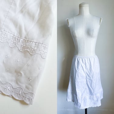 Vintage 1980s White Eyelet Slip / Slip Skirt // size S 