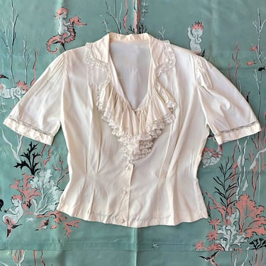1940s White Rayon Blouse with Jabot Collar - Size M
