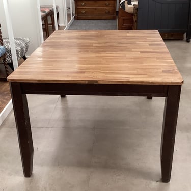 Expandable Wood Top Table
