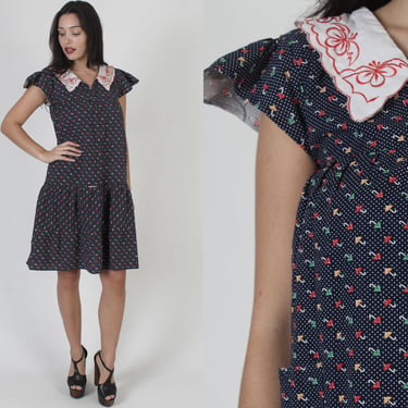 Umbrella Print A Line Novelty Dress, AOP Vintage Swiss Polka Dot Material, White Embroidered Roll Collar, Loose Fitting Tiered Skirt 