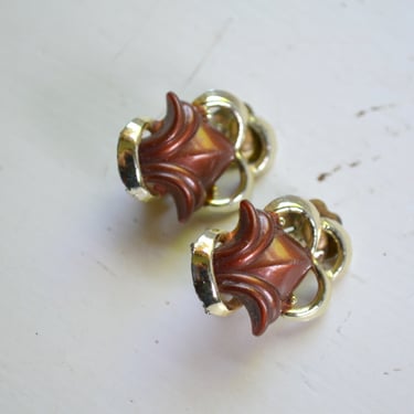 1960s Red Brown Thermoset Clip Earrings 