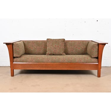 Stickley Mission Oak Arts and Crafts Settle Sofa