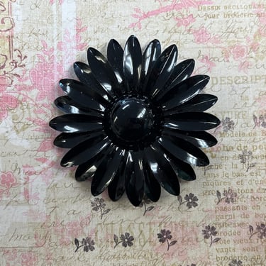 black daisy brooch 1960s enamel flower power mod pin 