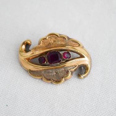 Victorian Hollow Gold Brooch with Purple Stones 