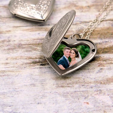 Personalized Locket with Photos, Sterling Silver Plated Heart Locket Necklace, Heart Necklace, Photo Locket, Gift for Mom 