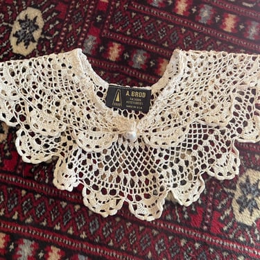 Vintage ‘80s A. BROD cream crochet lace collar, crocheted decorative doily collar, romantic, cottage core 