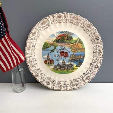 Pennsylvania the Keystone State souvenir state plate - 1940s vintage 