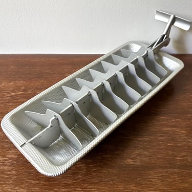 Vintage Textured Aluminum Metal Ice Tray with Secure Clips | 18 Ice Cubes | Easy Release Handle | Retro MCM Kitchen Fridge Freezer Accessory 