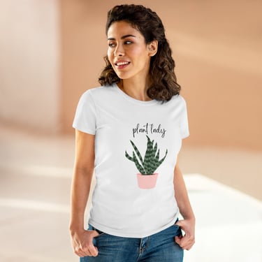 PLANT LADY Tshirt - Cute Tshirt for Plant Lovers - Houseplant Gift - Gifts for Her - Gifts for Plant Enthusiast - Best Friend Gift 