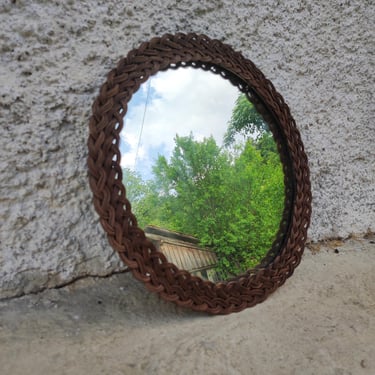 Vintage Rattan Wall Mirror / Boho Mirror / Round Wicker Mirror/ Retro Wall Mirror / Mid Century Modern / Wall Decor / Home Made Mirror/ 70s 