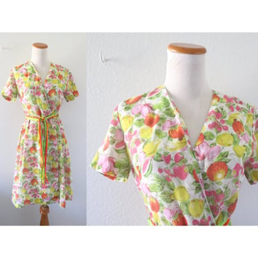 Vintage Fruit Print Dress - 50s Cotton Novelty Print Sundress - Plunging Neckline - Size Medium 