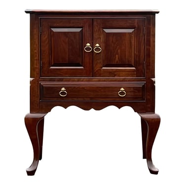 Pennsylvania House Queen Anne Cherry Nightstand / Side Table 
