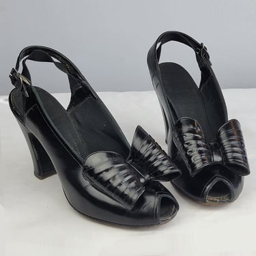 1930s Sling Back Peep-toe Pumps / Delman Pumps with Large Leather Bow / Pin Up Shoes / 1930s Heels / Original Box / Size 6 M 