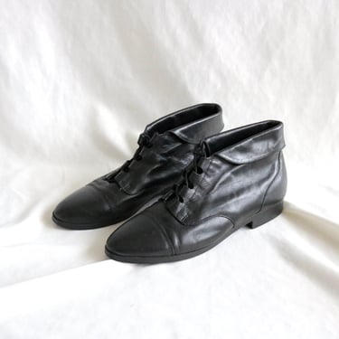 leather lace up boots - 9.5 - vintage 90s y2k black minimal classic size nine 9 womens shoes 