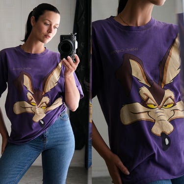 Vintage 90s Wile E. Coyote Looney Tunes Distressed Purple Single Stitch Large Print Tee | Made in USA | 1990s 1993 Cartoon Boxy Fit T-Shirt 