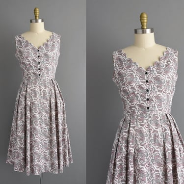 vintage 1950s dress | Red & Gray Paisley Print Scallop Cotton Summer dress | Small | 50s dress 